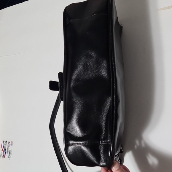 Avon black bag - Picture 6 of 9